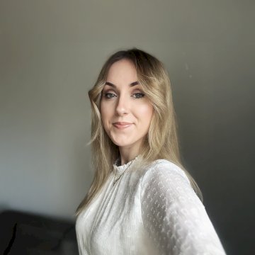 🎥 Z radością przedstawiamy nową osobę w zespole Flavours Factory - Patrycję, która objęła stanowisko Junior Marketing Specialist 🩷 #7